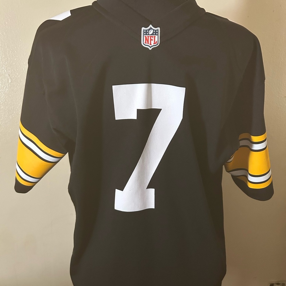 New barely worn NFL on field jersey by Nike.